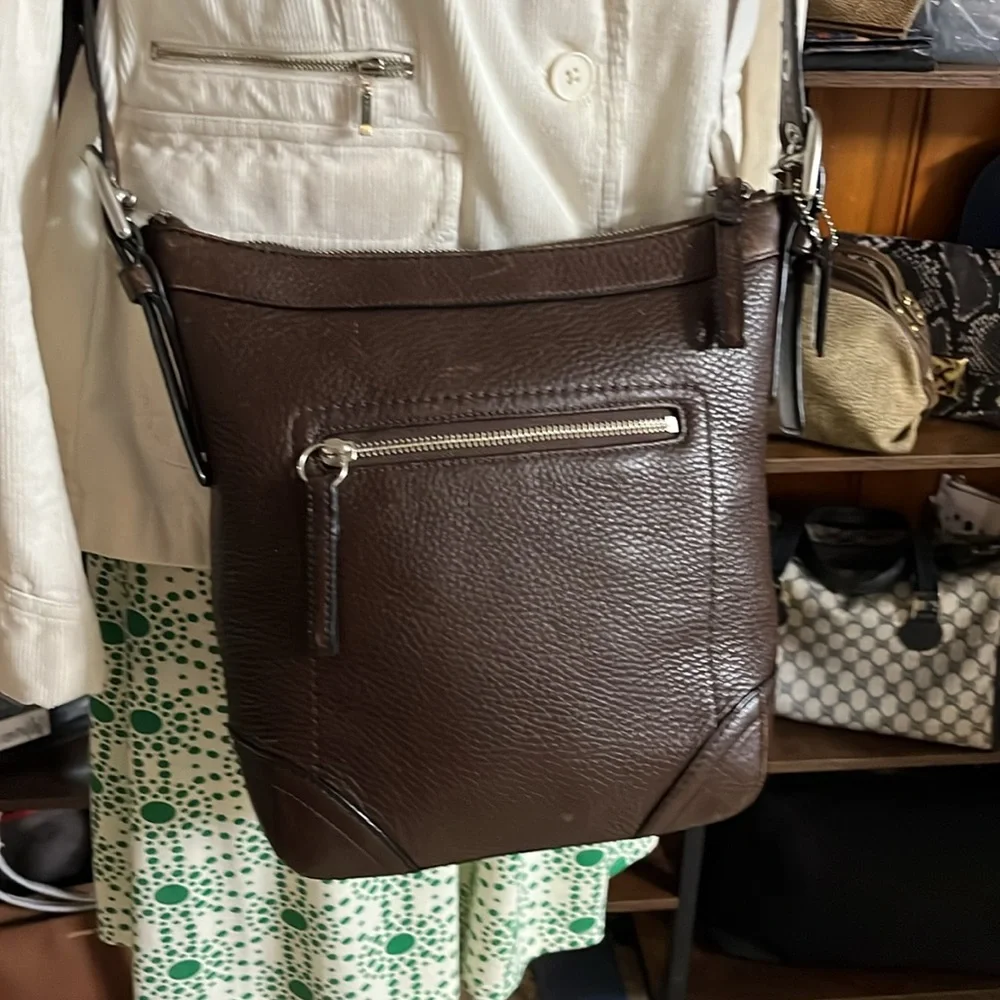 Coach Vintage Brown Pebbled Leather Crossbody Shoulder Bag Sling in GUC - Picture 12 of 16